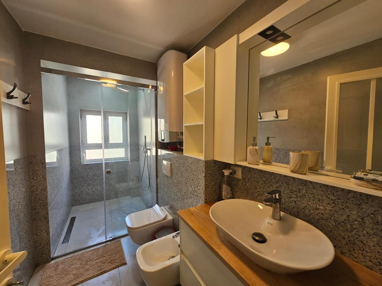 Valentino'S Nest Apartment Tiranë Luaran gambar